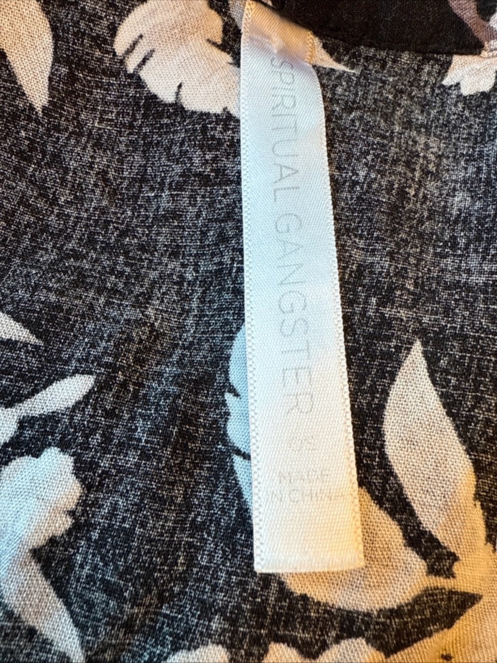 Robe - Picture 9 of 10